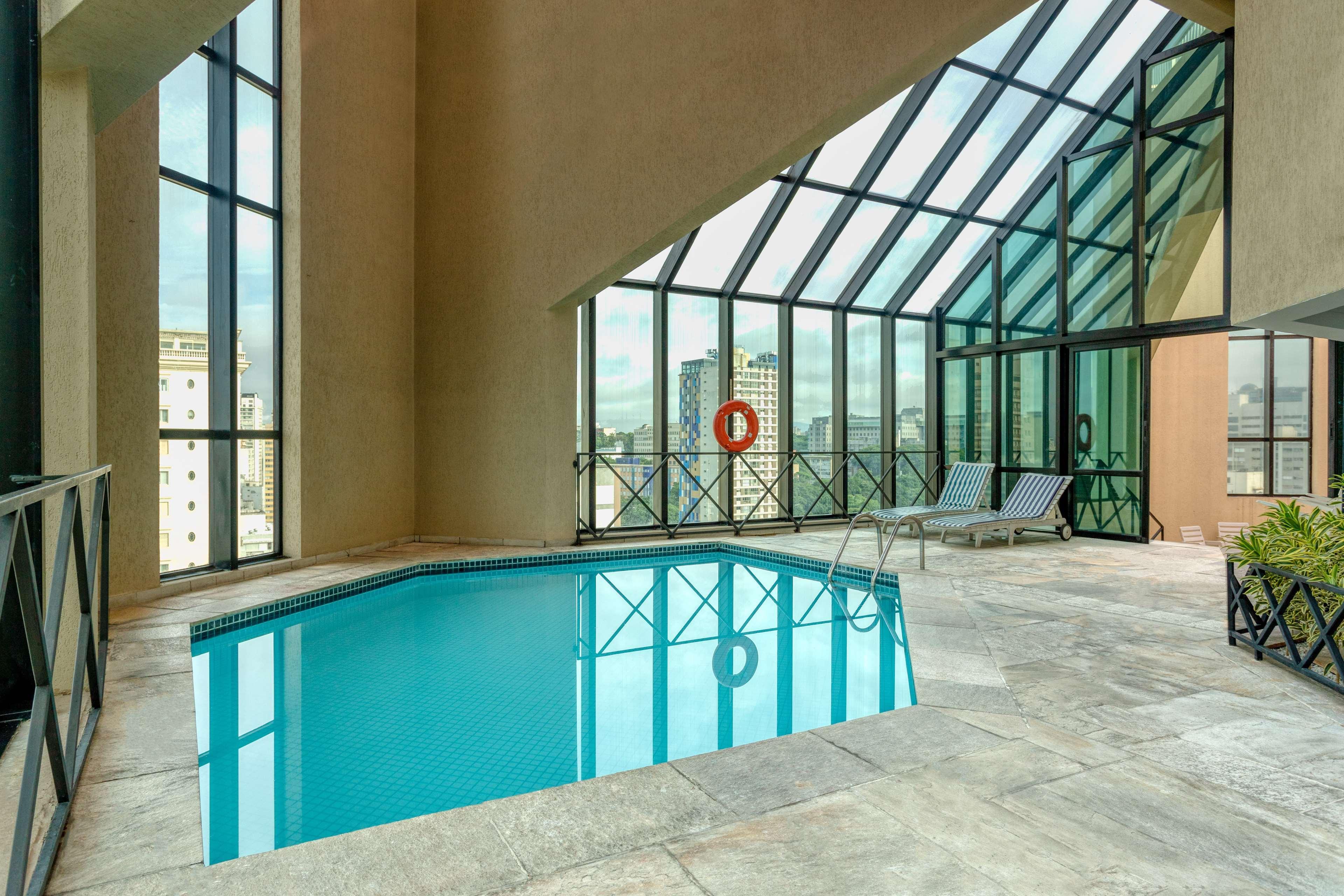 فندق Radisson Oscar Freire ساو باولو المظهر الخارجي الصورة The pool
