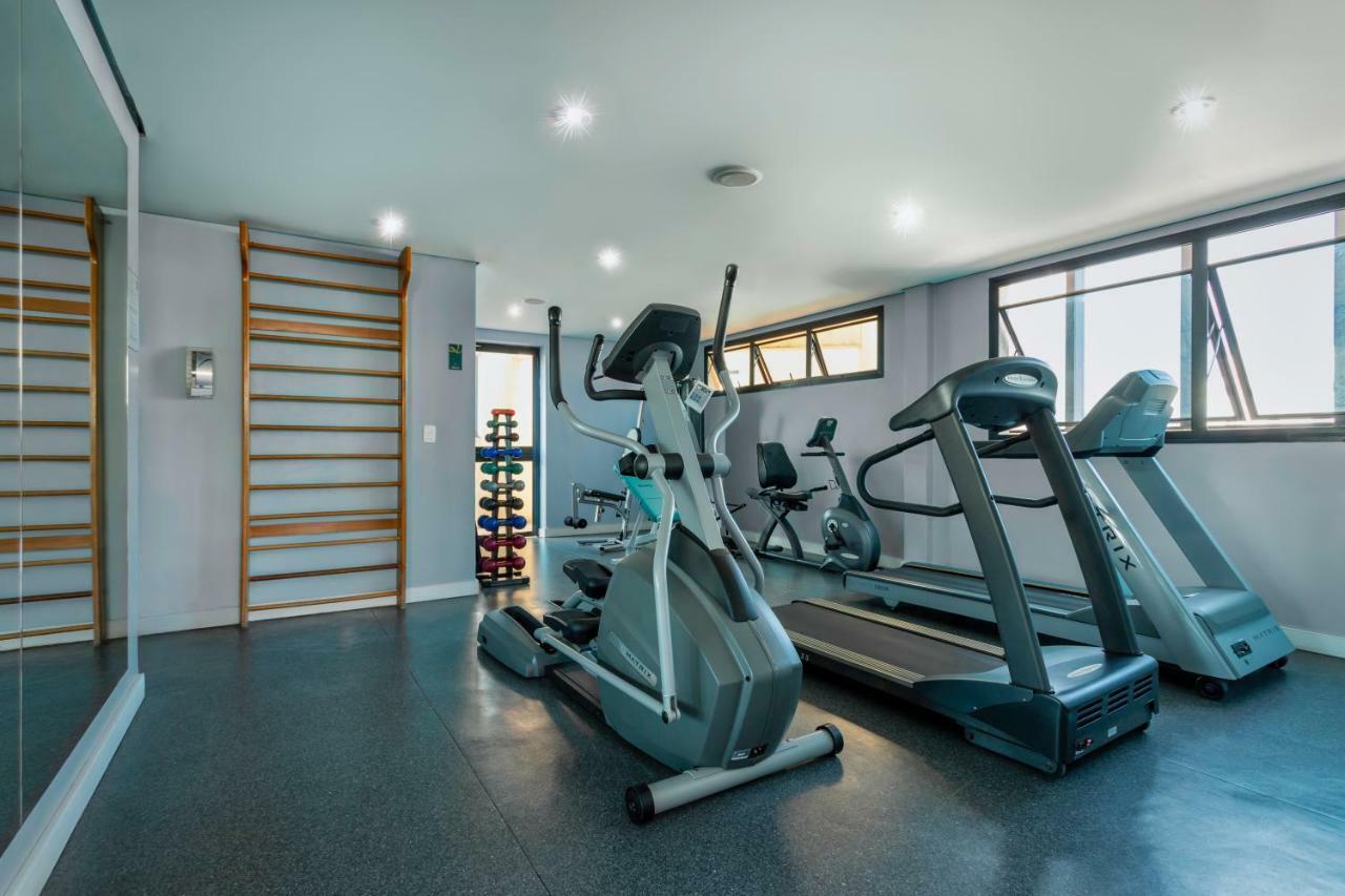 فندق Radisson Oscar Freire ساو باولو المظهر الخارجي الصورة The gym at the hotel