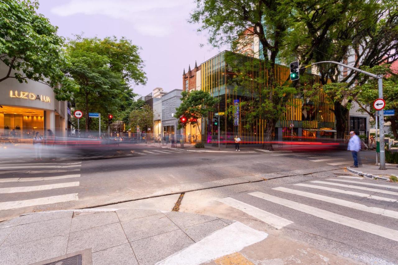 فندق Radisson Oscar Freire ساو باولو المظهر الخارجي الصورة A street in the city